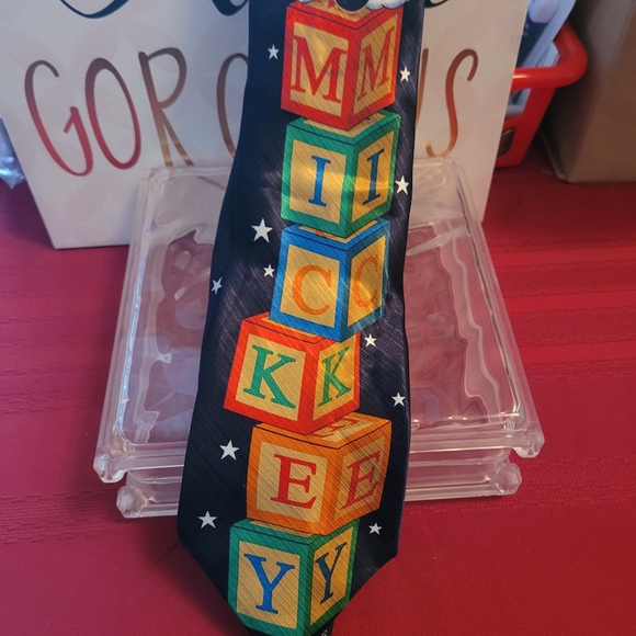 Mickey unlimited tie - Picture 3 of 4